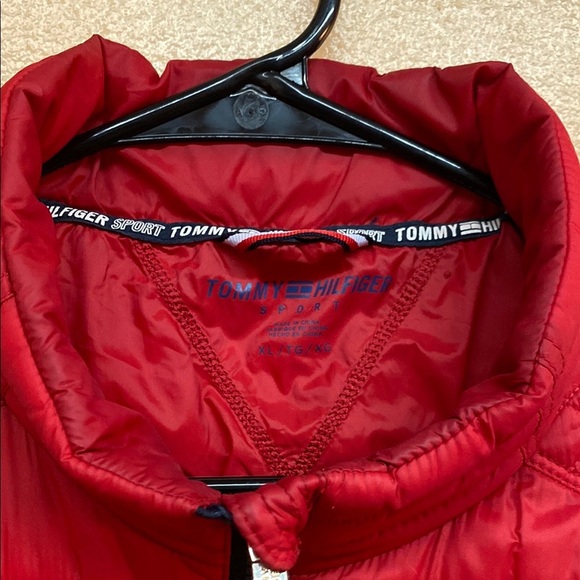 Tommy Hilfiger Red Quilted Puffer Vest - Picture 3 of 6